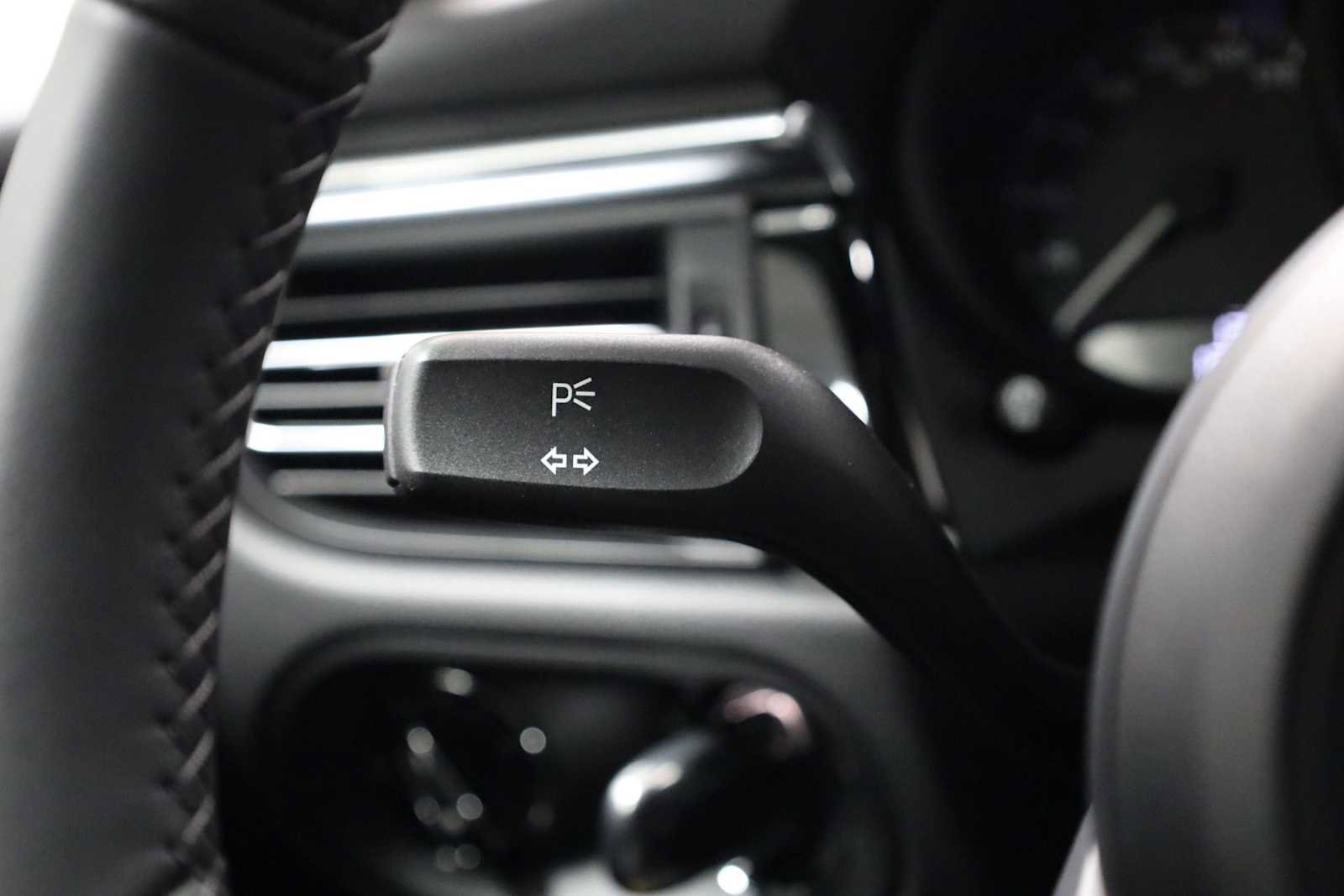 New 2026 Porsche Macan image 31