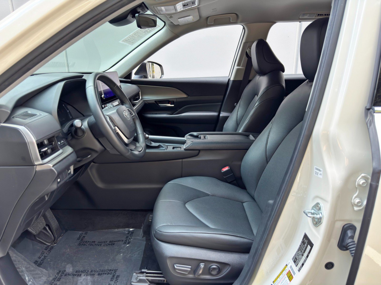 Used 2024 Toyota Grand Highlander AWD image 16