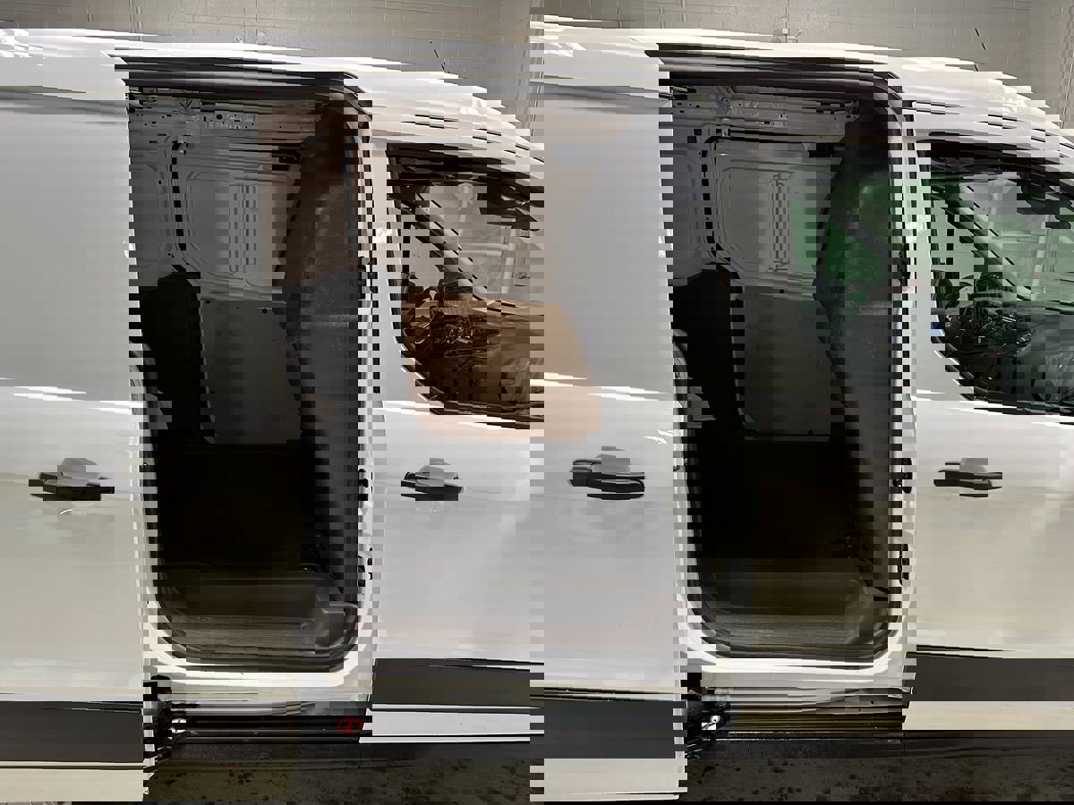 Used 2022 Ford Transit Connect XL FWD image 8