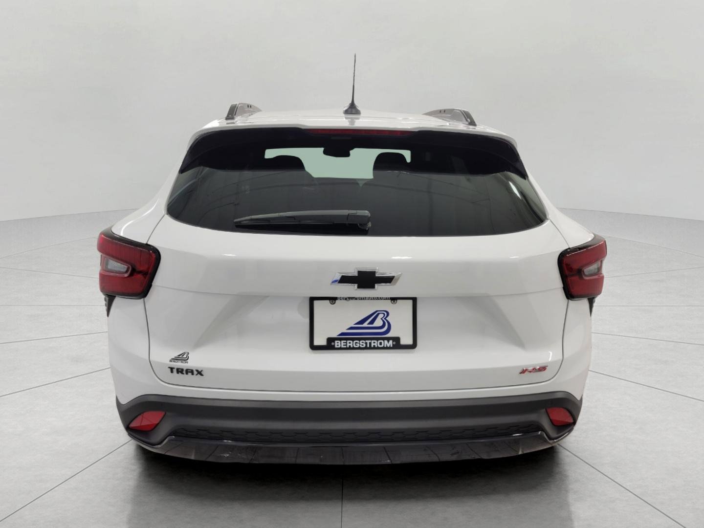 Used 2025 Chevrolet Trax RS w/ Sunroof Package image 24