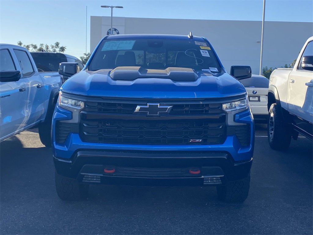 Used 2024 Chevrolet Silverado 1500 LT Trail Boss w/ Convenience Package II image 3