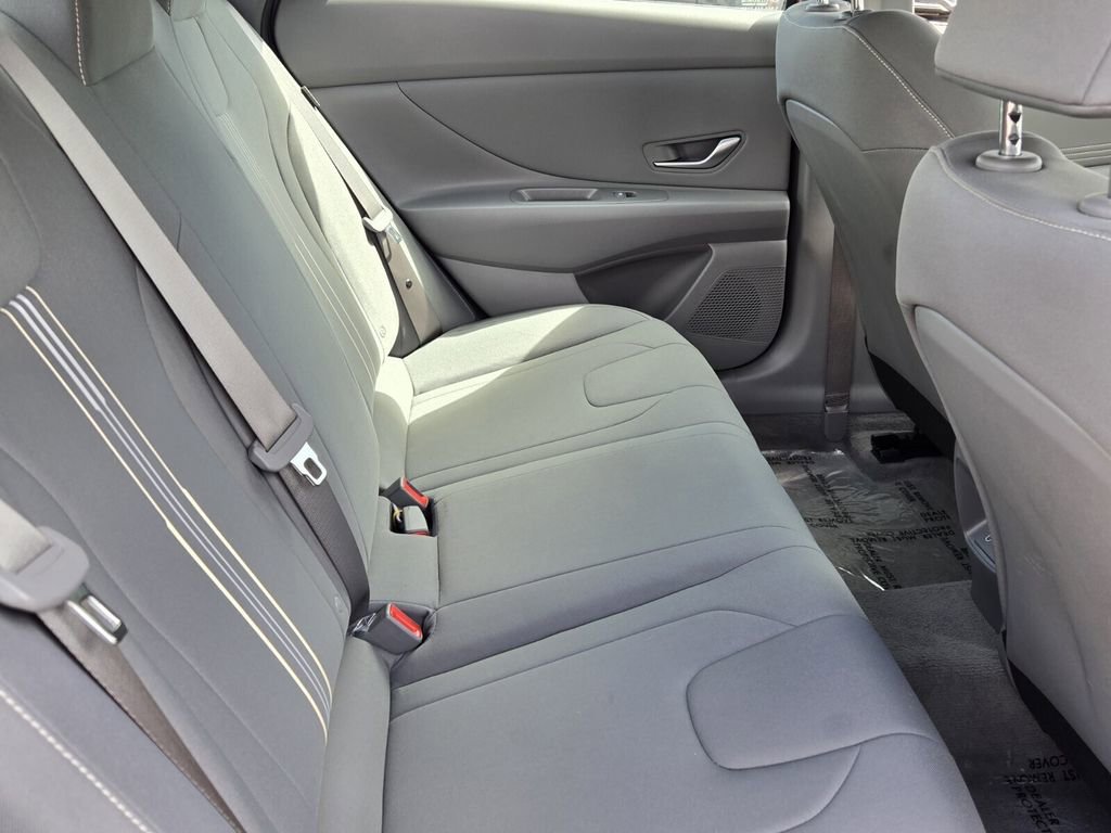 Certified 2025 Hyundai Elantra Sport image 15
