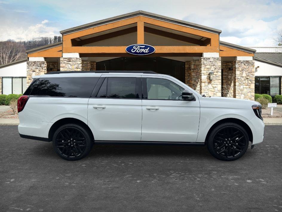 New 2027 Ford Expedition Max Platinum w/ Stealth Performance Package AWD/4WD image 4