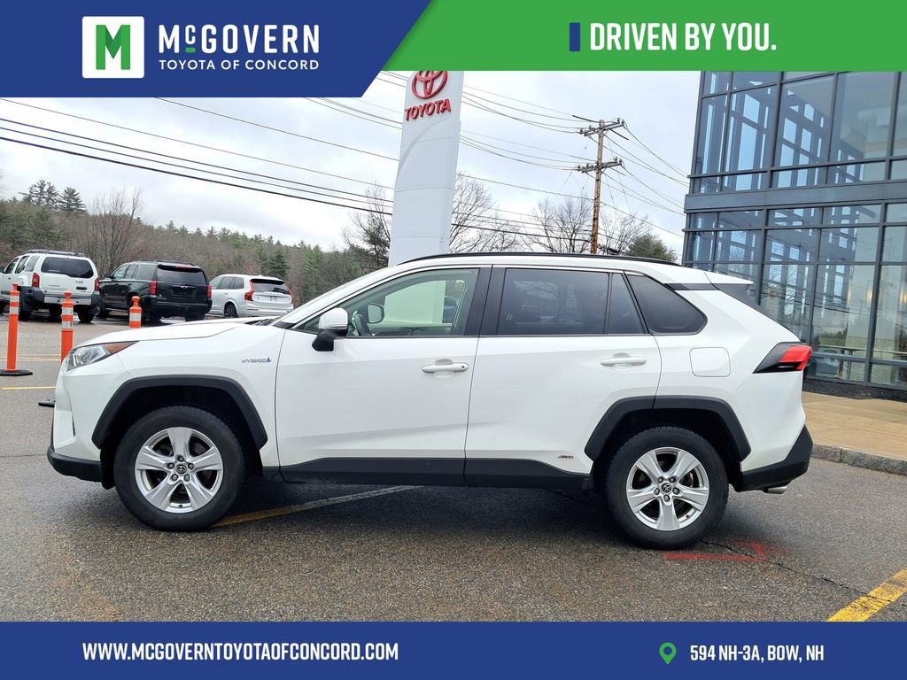 Used 2021 Toyota RAV4 XLE w/ Convenience Package AWD/4WD image 2