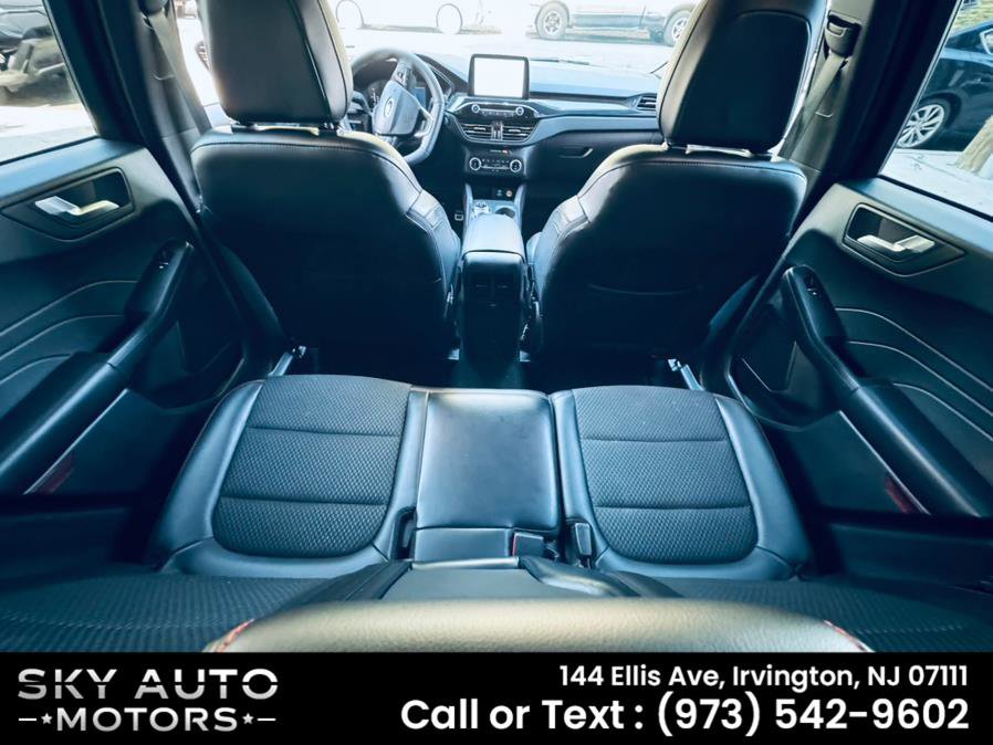 Used 2023 Ford Escape ST-Line FWD image 9
