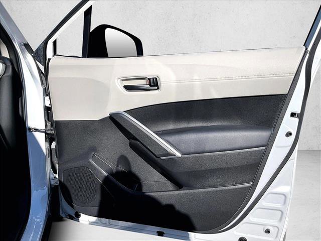 Used 2022 Toyota Corolla Cross L image 18