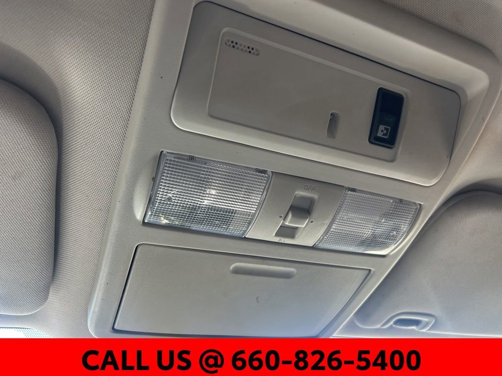 Used 2017 Nissan Titan SV image 16