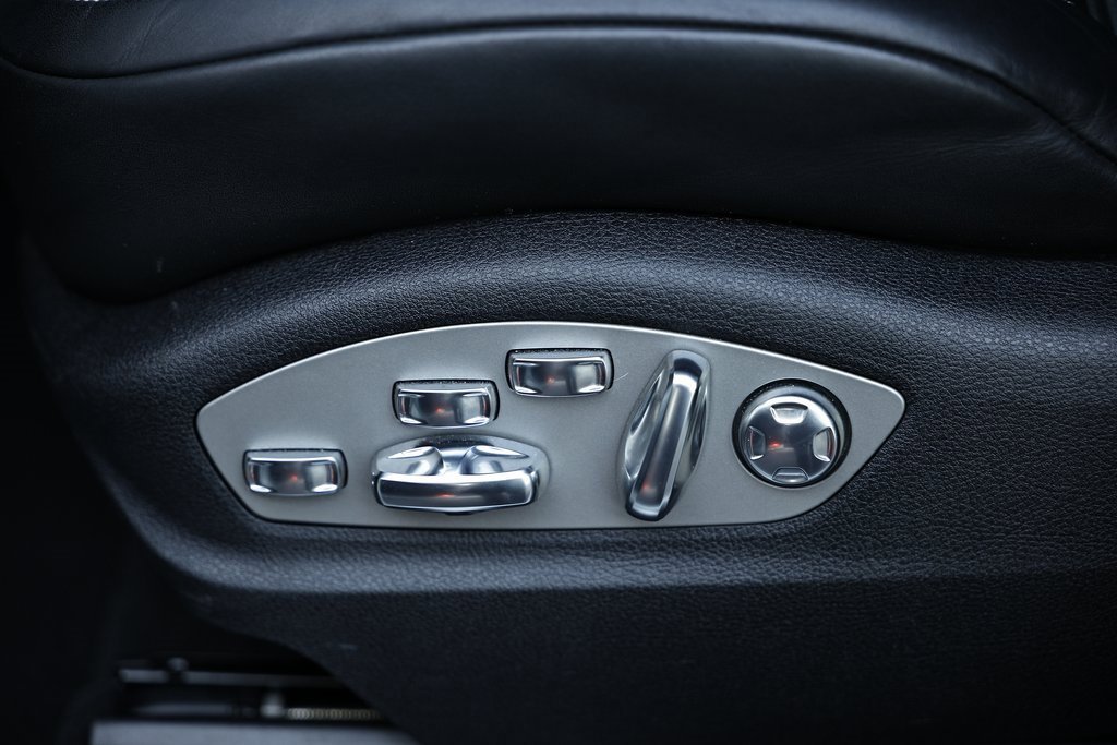 Used 2023 Porsche Macan S image 25