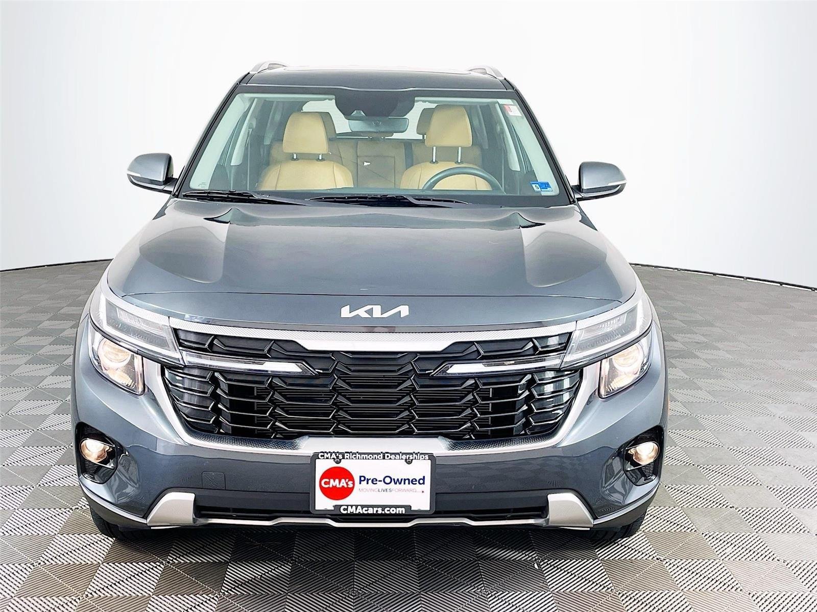 Certified 2025 Kia Seltos EX w/ EX Sunroof Package AWD/4WD image 2