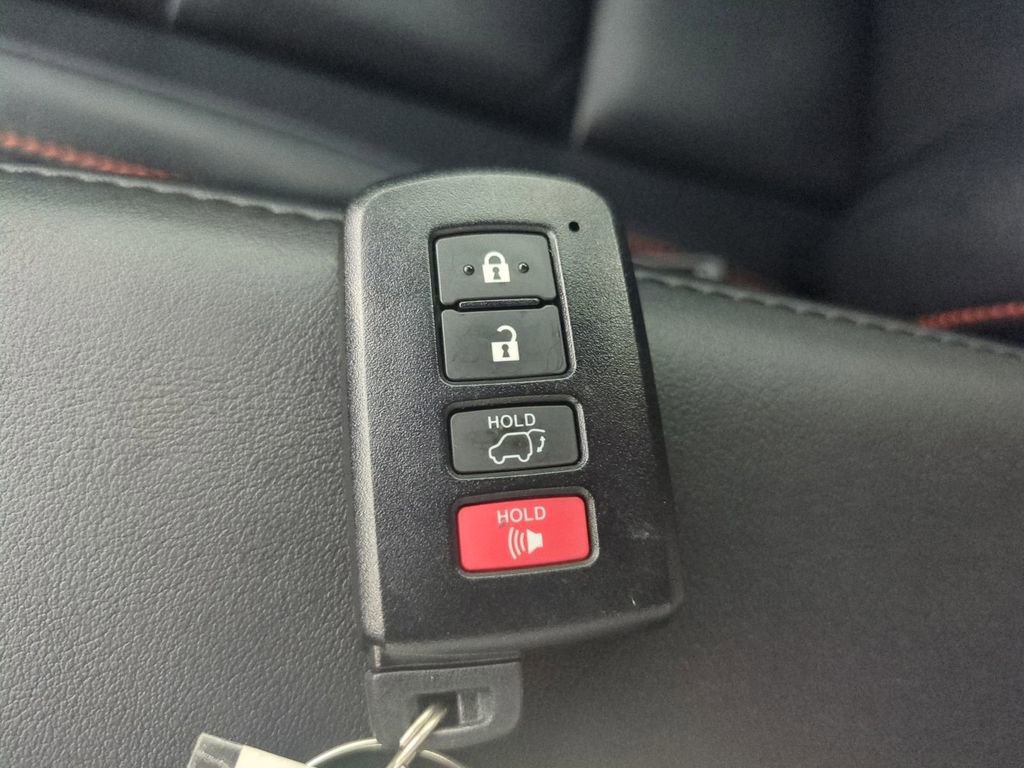 Used 2016 Toyota RAV4 SE FWD image 40