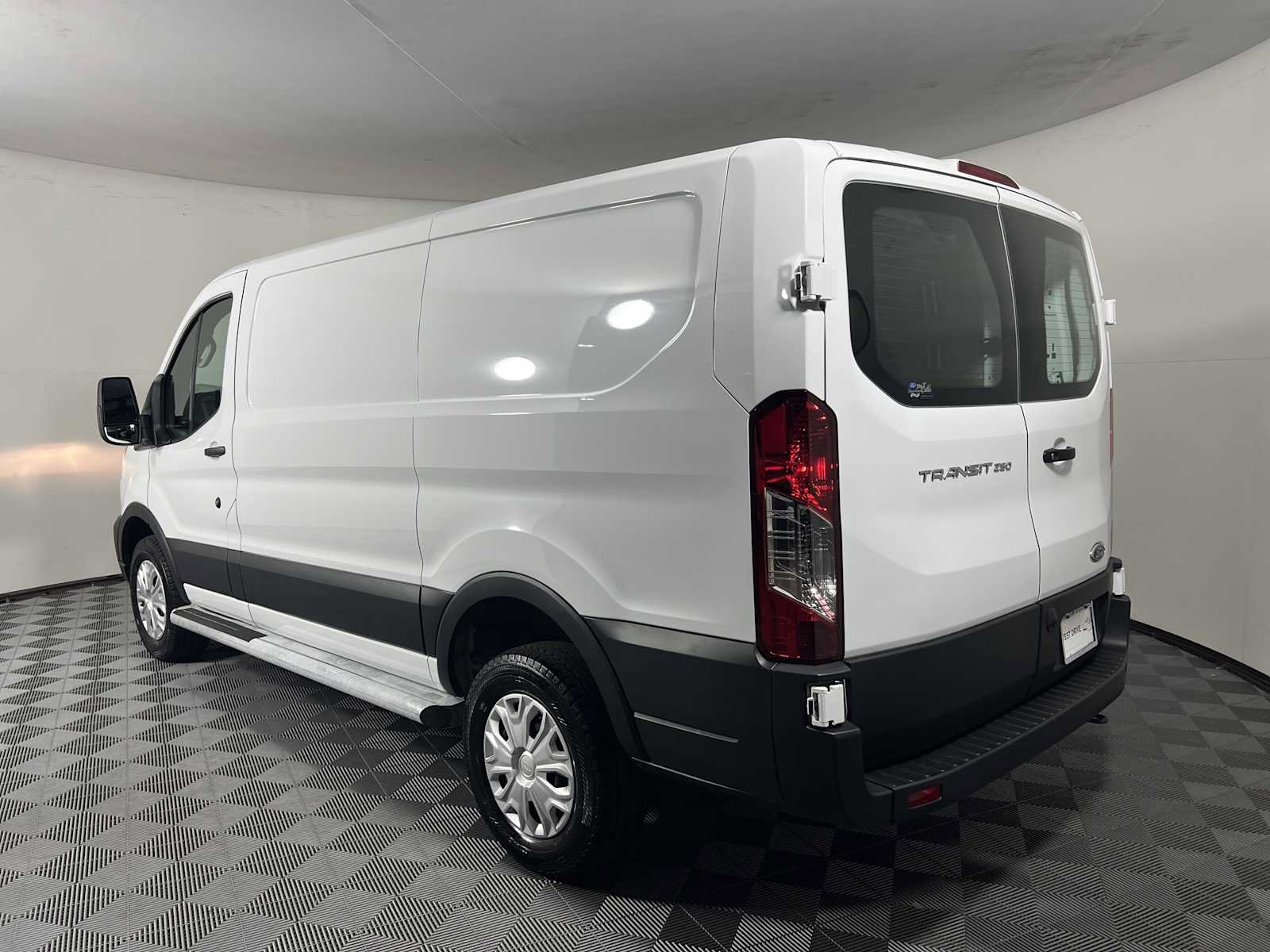 Used 2025 Ford Transit 250 Low Roof w/ Exterior Upgrade Package RWD image 5