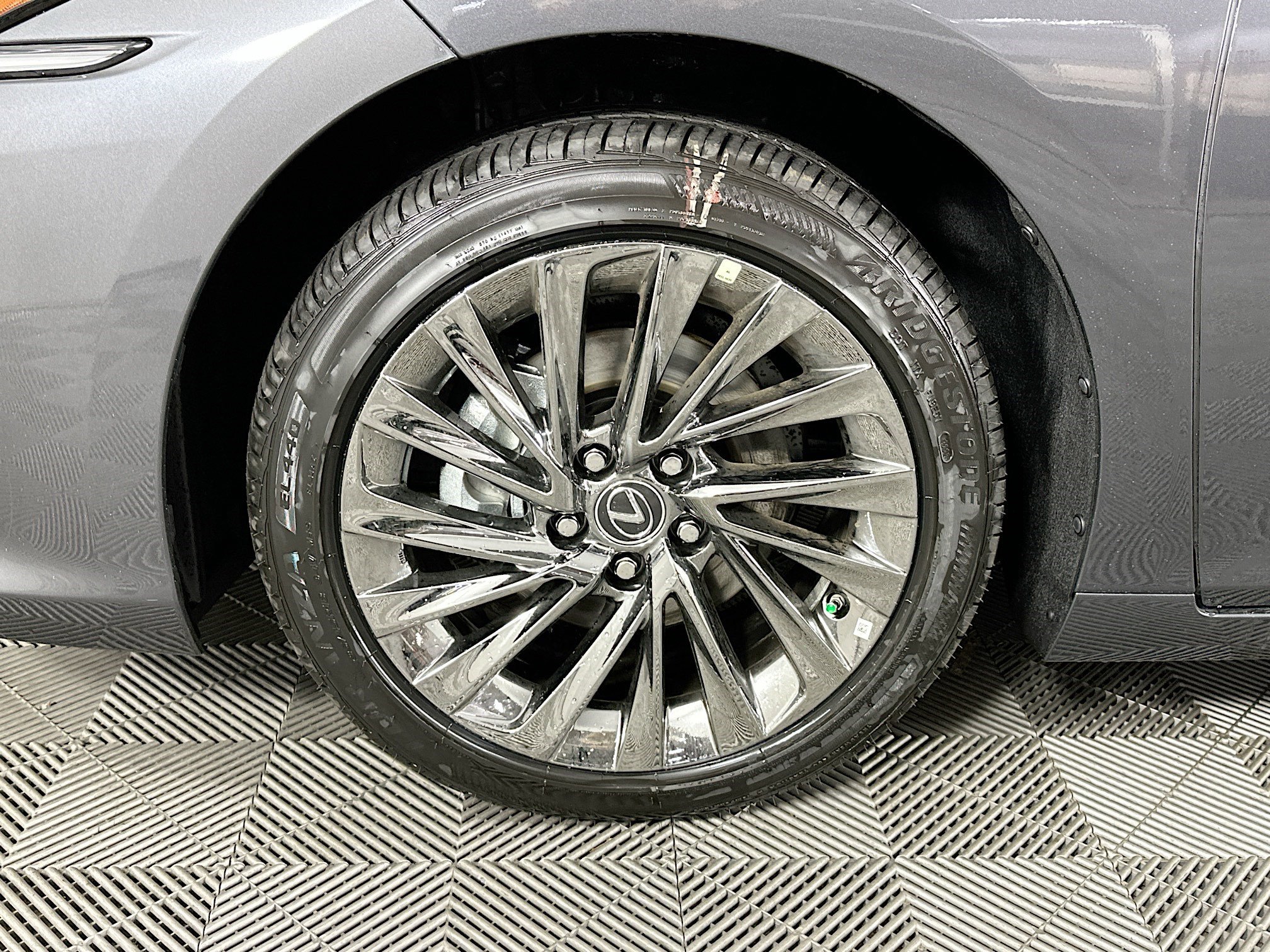 New 2025 Lexus ES 300h w/ Luxury Package image 35