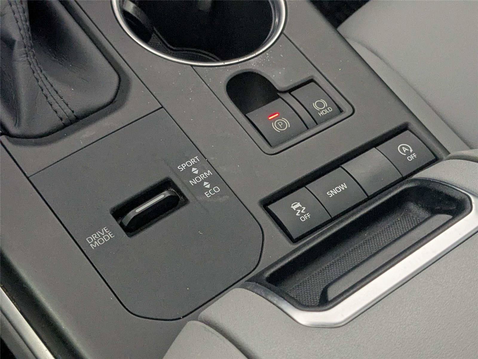 Certified 2020 Toyota Highlander XLE FWD image 27