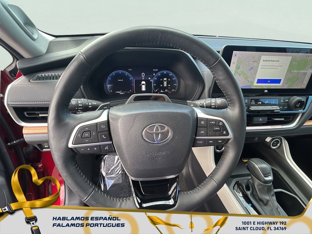 Used 2025 Toyota Grand Highlander AWD image 17