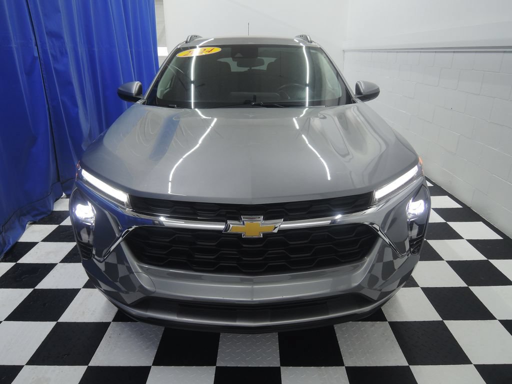 Used 2024 Chevrolet Trax LT w/ Driver Confidence Package FWD image 10