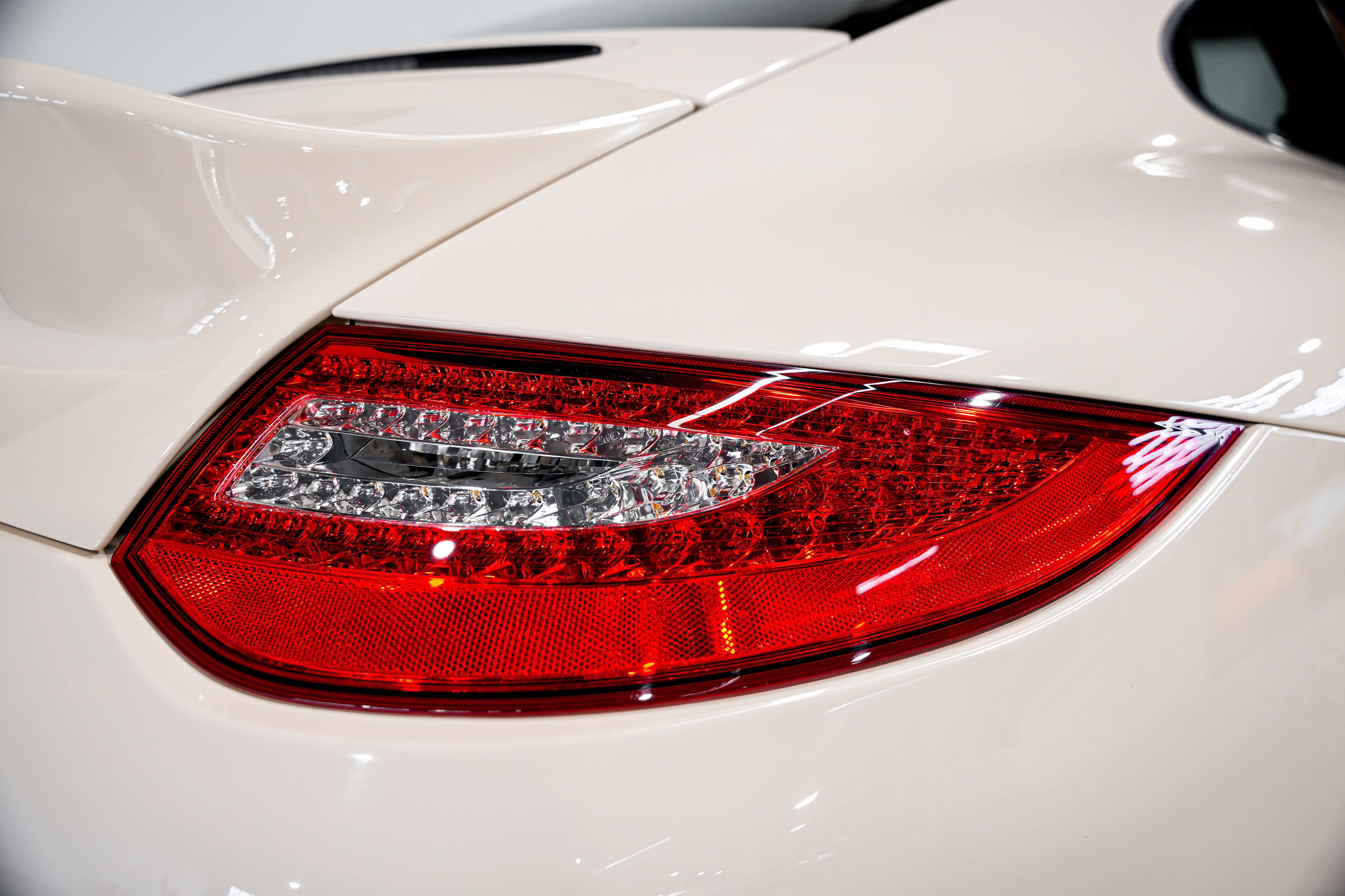 Used 2010 Porsche 911 Carrera S image 34