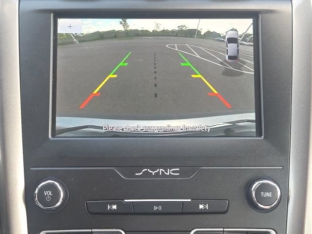 Used 2020 Ford Fusion SE FWD image 25