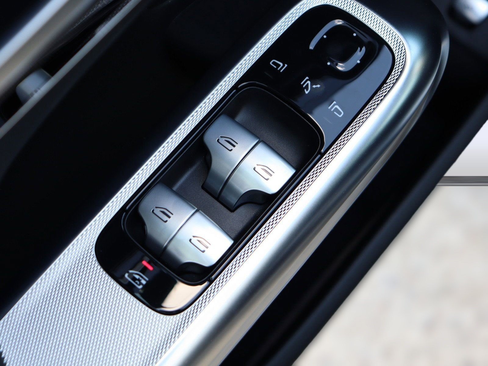 Used 2025 Mercedes-Benz E 350 Sedan image 33