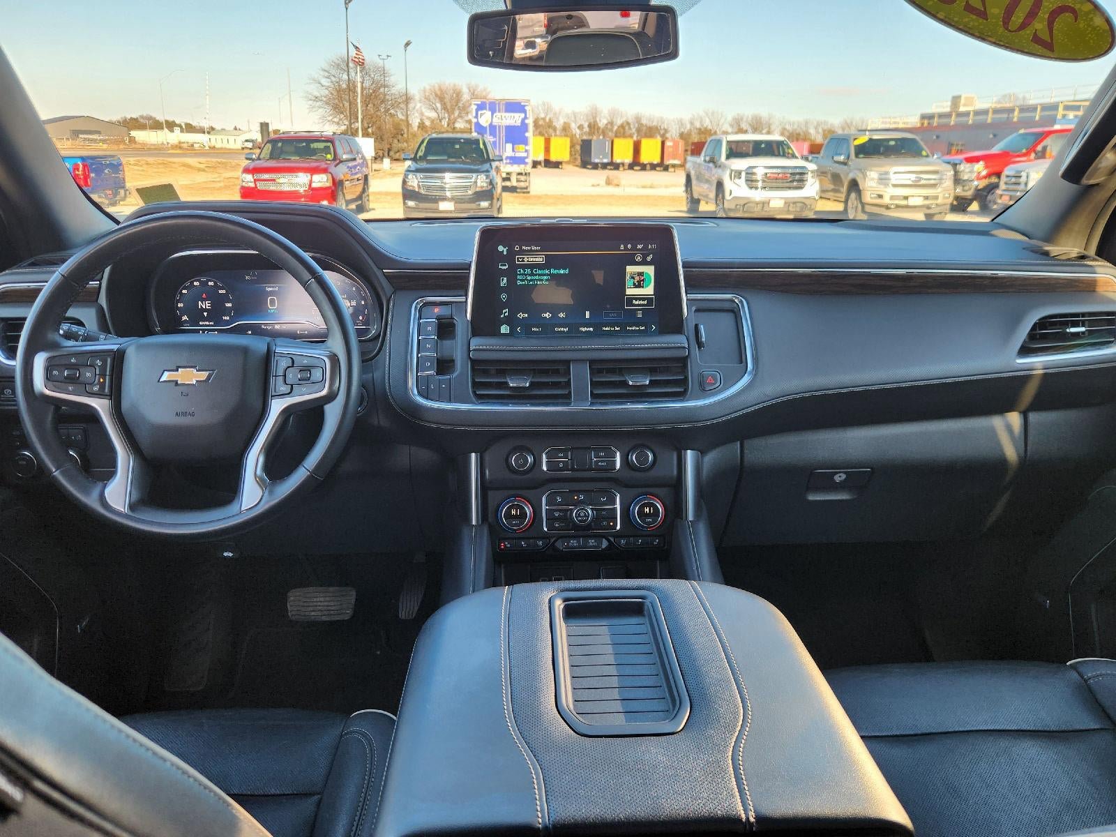 Used 2023 Chevrolet Suburban Premier image 28