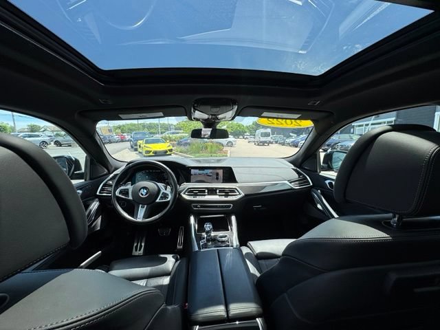 Used 2022 BMW X6 M50i w/ Premium Package AWD/4WD image 45