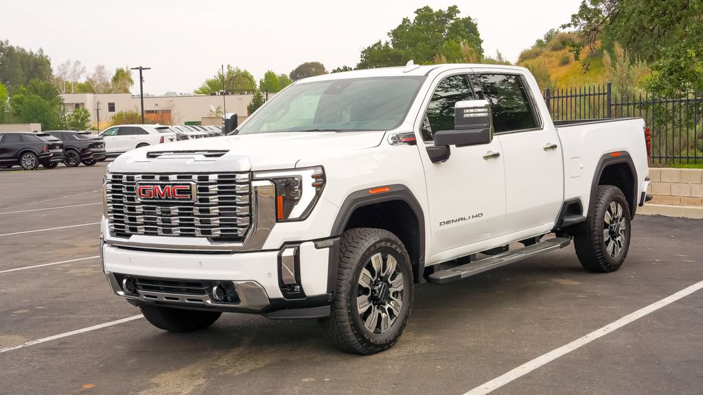 New 2026 GMC Sierra 2500 Denali w/ Denali Reserve Package AWD/4WD image 3