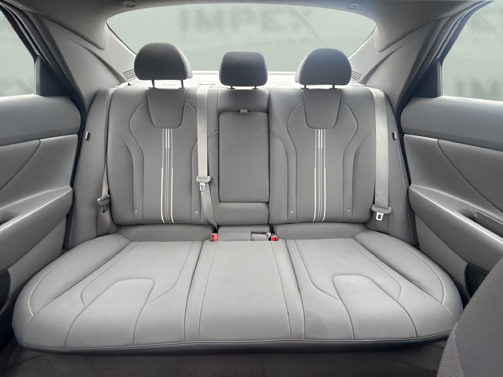 Used 2025 Hyundai Elantra SEL FWD image 11