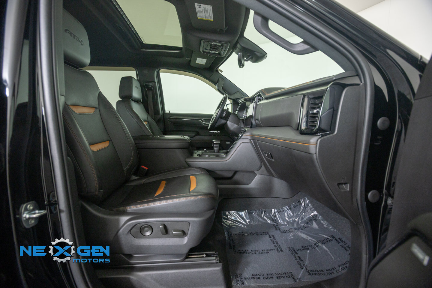 Used 2022 GMC Sierra 1500 AT4 w/ AT4 Premium Package AWD/4WD image 8