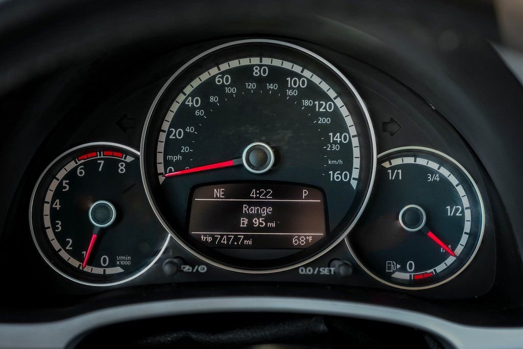 Used 2014 Volkswagen Beetle R-Line image 14