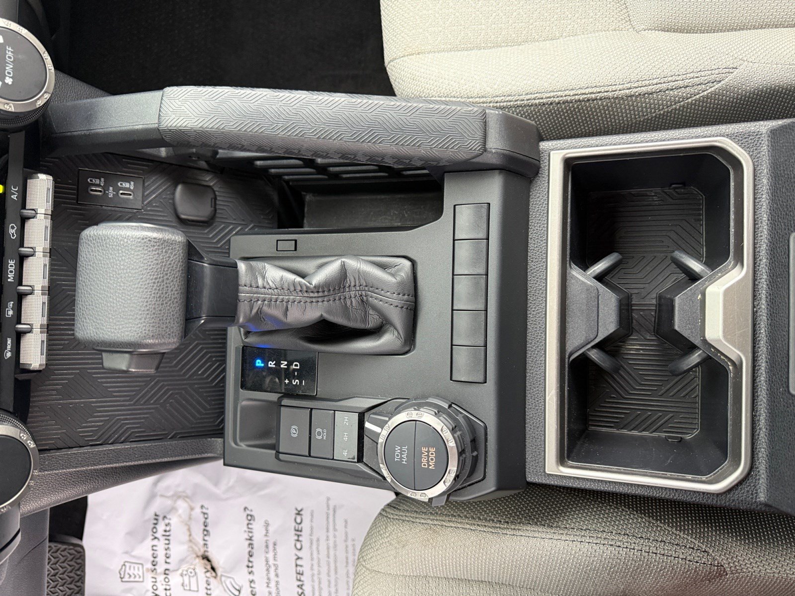 Used 2025 Toyota 4Runner SR5 AWD/4WD image 15