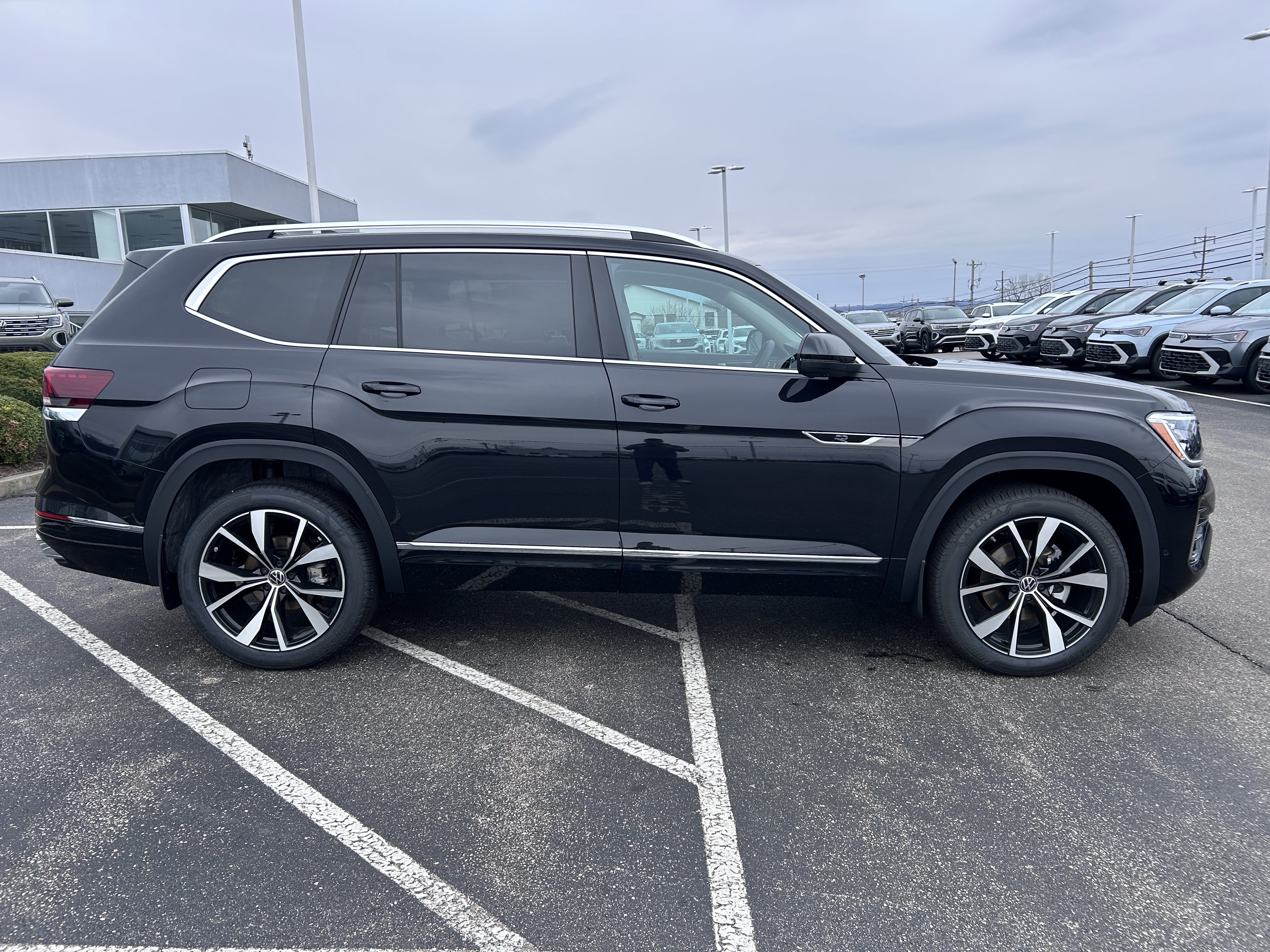 New 2026 Volkswagen Atlas SEL Premium R-Line image 8