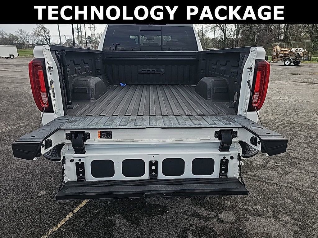 Used 2022 GMC Sierra 1500 AT4 w/ Technology Package image 9