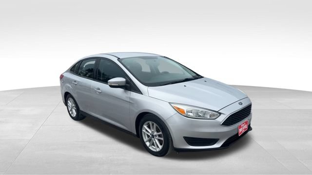 Used 2016 Ford Focus SE w/ SE Cold Weather Package FWD image 15