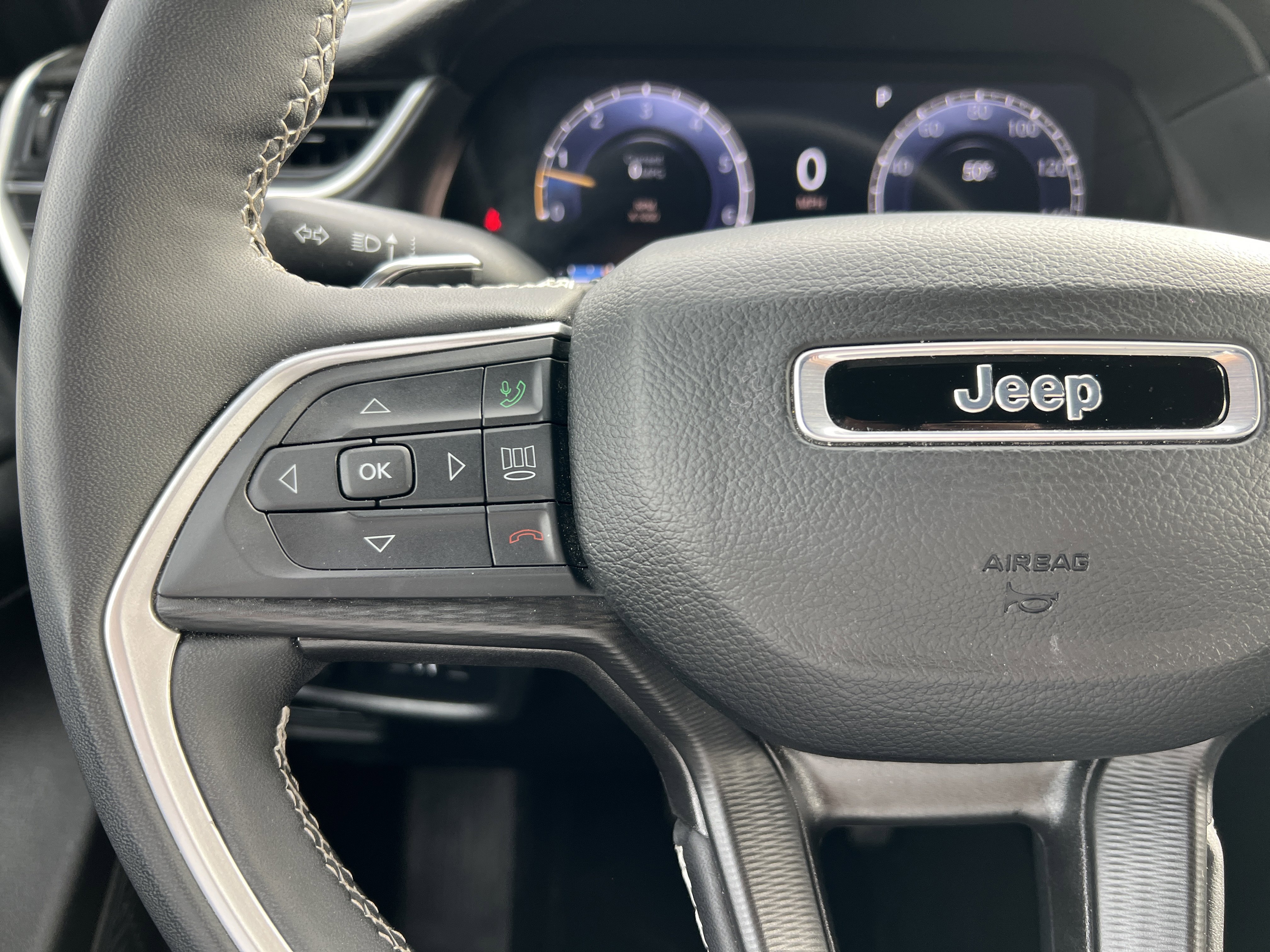 Used 2024 Jeep Grand Cherokee Altitude AWD/4WD image 28