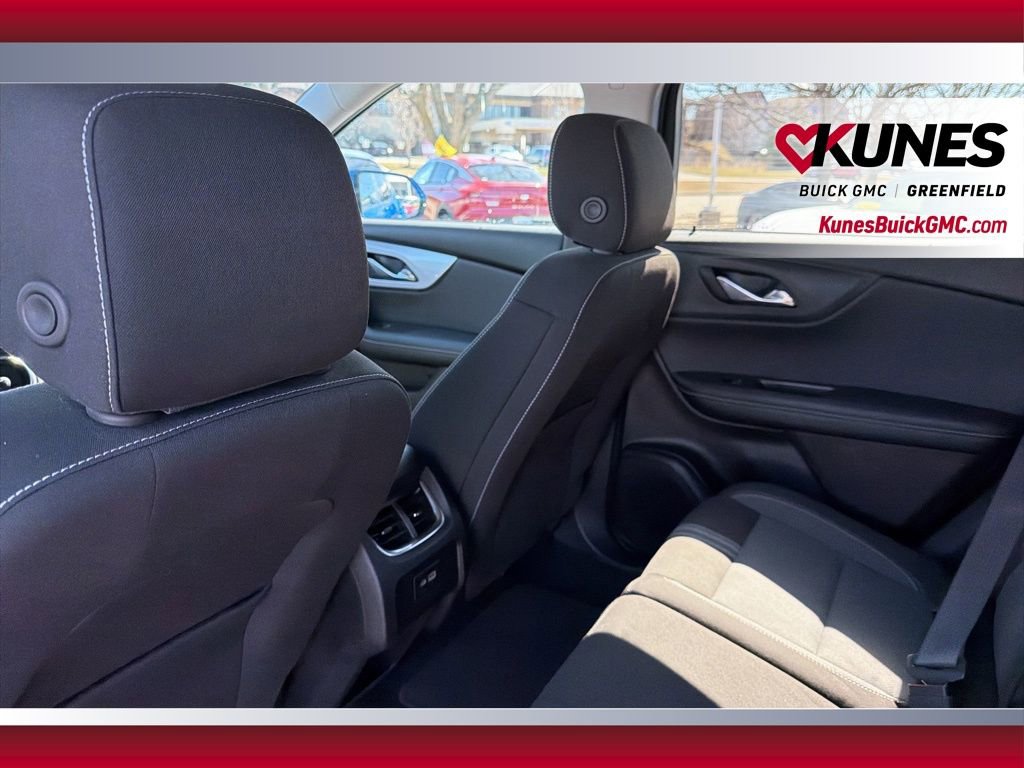 Used 2025 Chevrolet Blazer LT FWD image 41