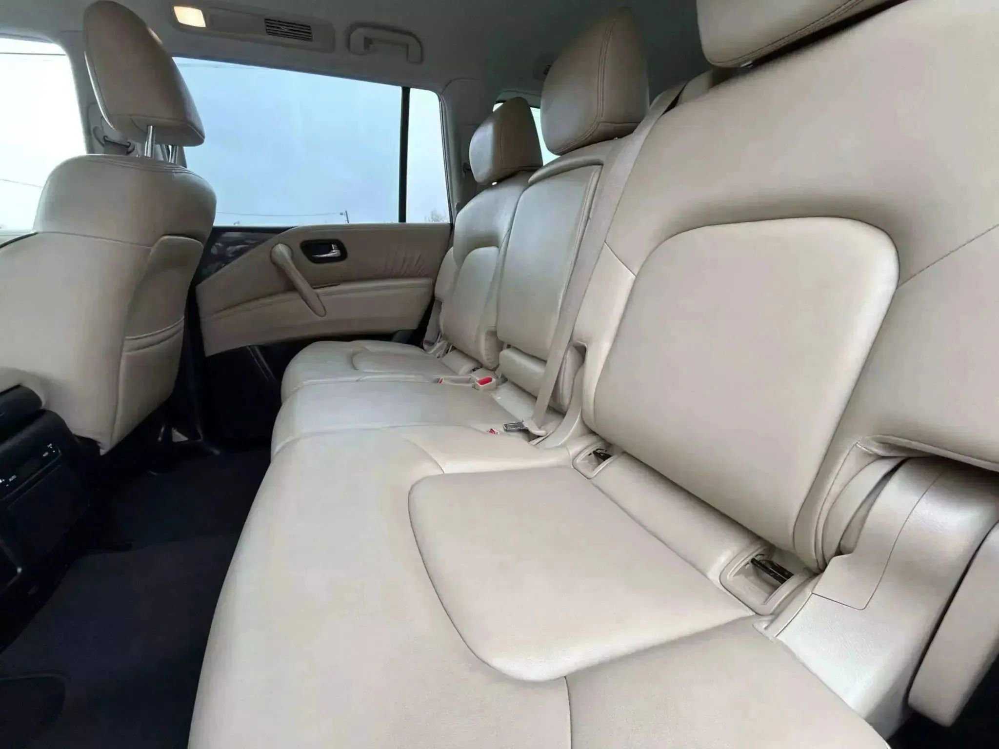 Used 2021 Nissan Armada SV w/ SV Appearance Package image 32