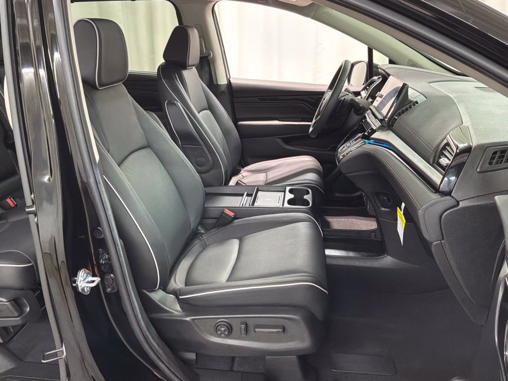 Certified 2026 Honda Odyssey Touring image 32