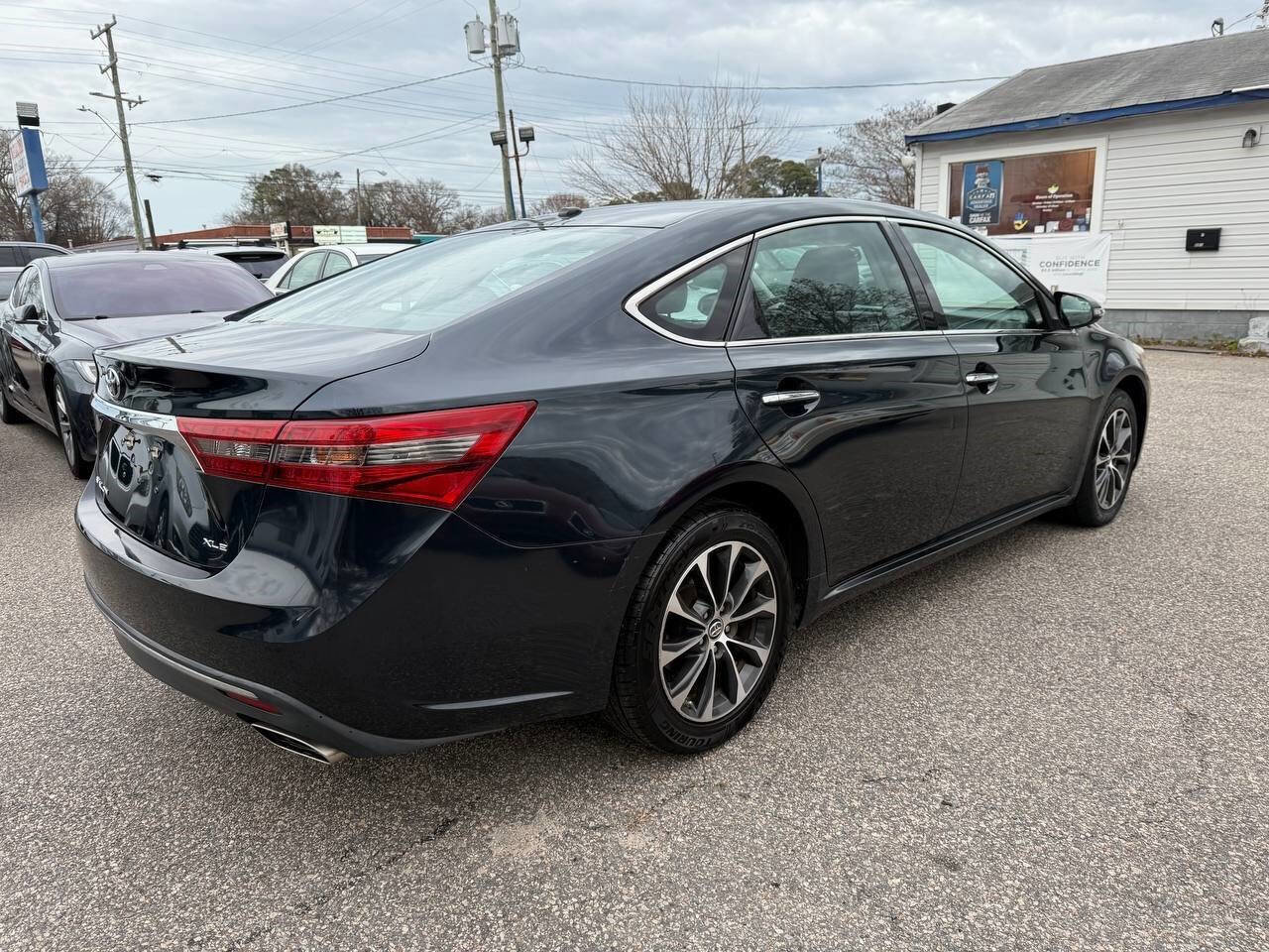 Used 2016 Toyota Avalon XLE image 6