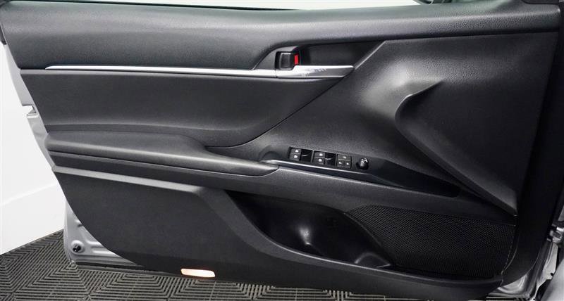 Used 2018 Toyota Camry SE image 29