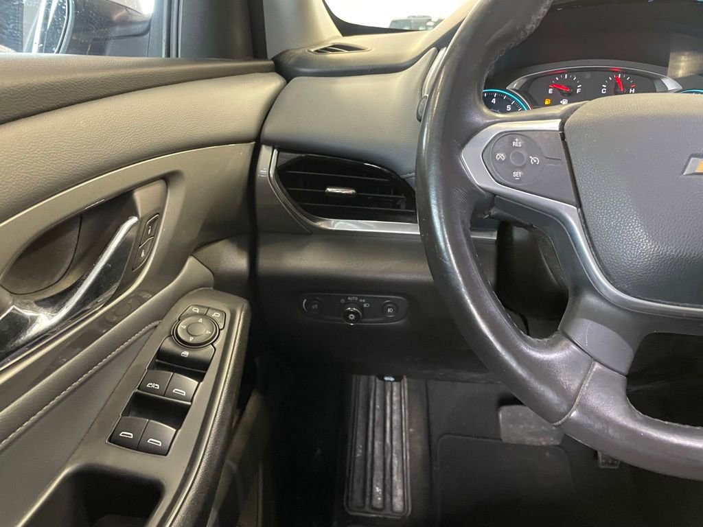 Used 2021 Chevrolet Traverse LT FWD image 12