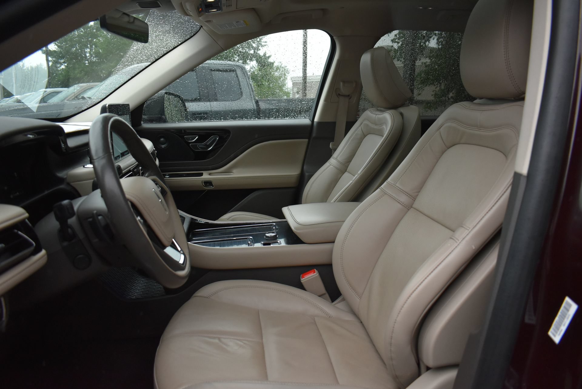 Used 2023 Lincoln Aviator Reserve w/ Equipment Group 201A AWD/4WD image 12