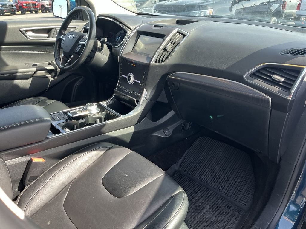 Used 2020 Ford Edge Titanium image 29