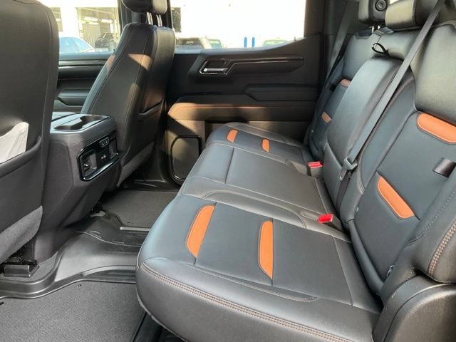 Used 2024 GMC Sierra 1500 AT4 w/ Technology Package AWD/4WD image 17