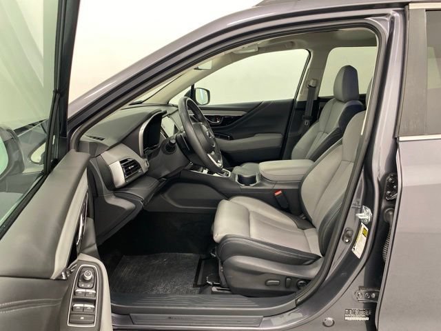 Used 2025 Subaru Outback Limited AWD/4WD image 11