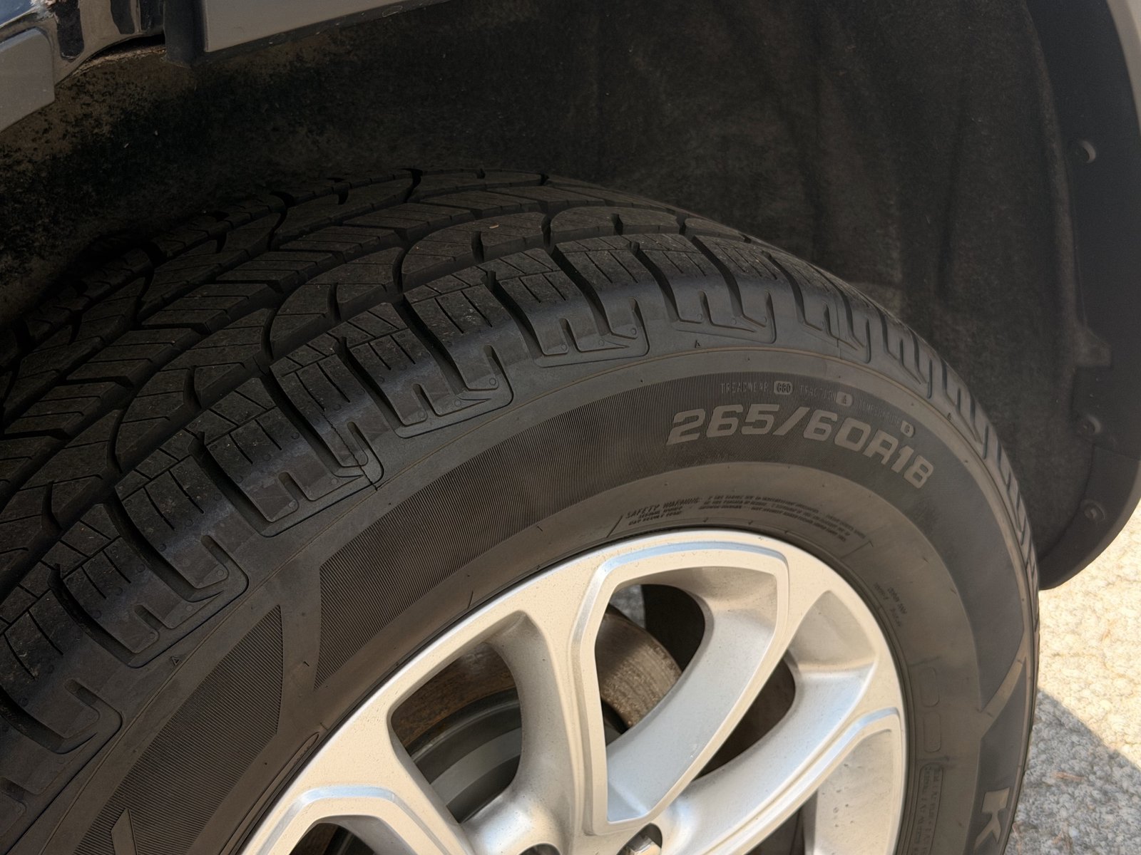 Used 2022 Jeep Grand Cherokee Laredo E AWD/4WD image 38