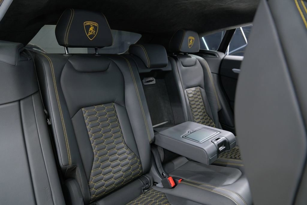 Used 2022 Lamborghini Urus image 34