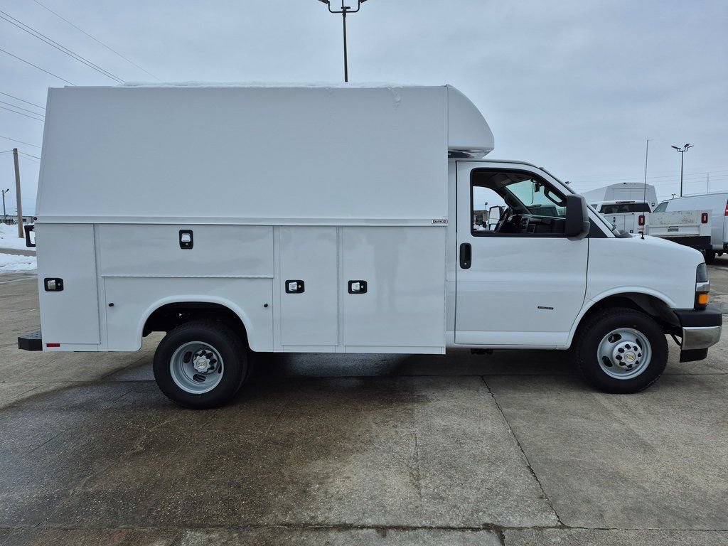New 2025 Chevrolet Express 3500 w/ Power Convenience Package RWD image 8