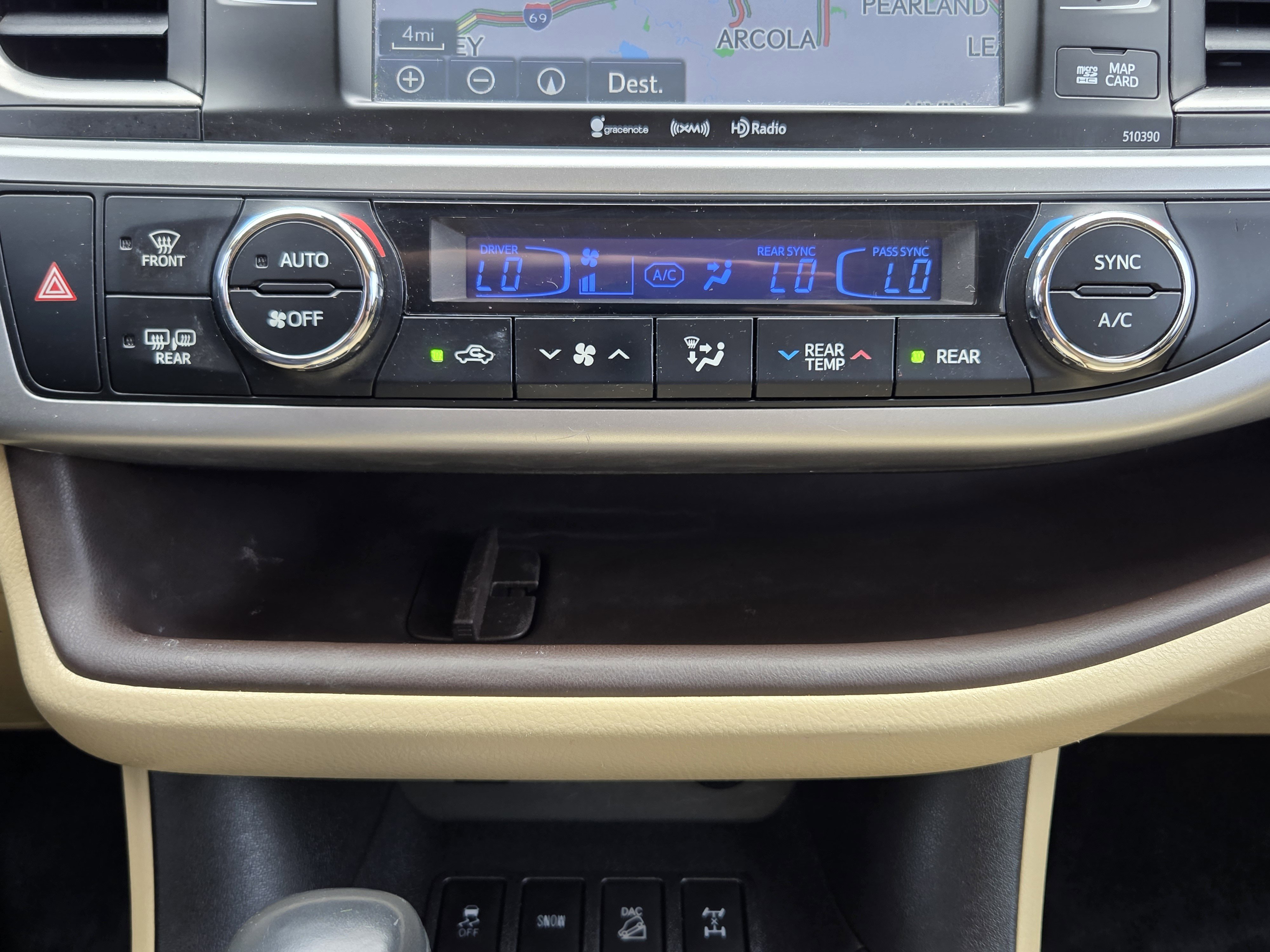 Used 2018 Toyota Highlander XLE image 14