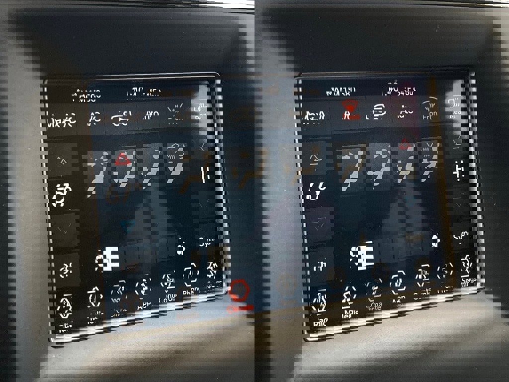 Used 2021 Jeep Grand Cherokee Laredo image 21