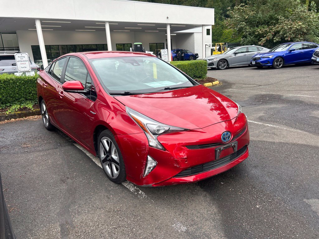 Used 2017 Toyota Prius Three Touring FWD image 2