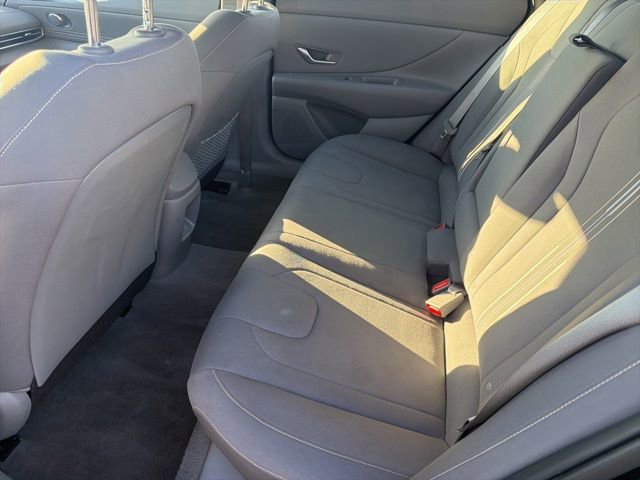 Used 2025 Hyundai Elantra SEL FWD image 24